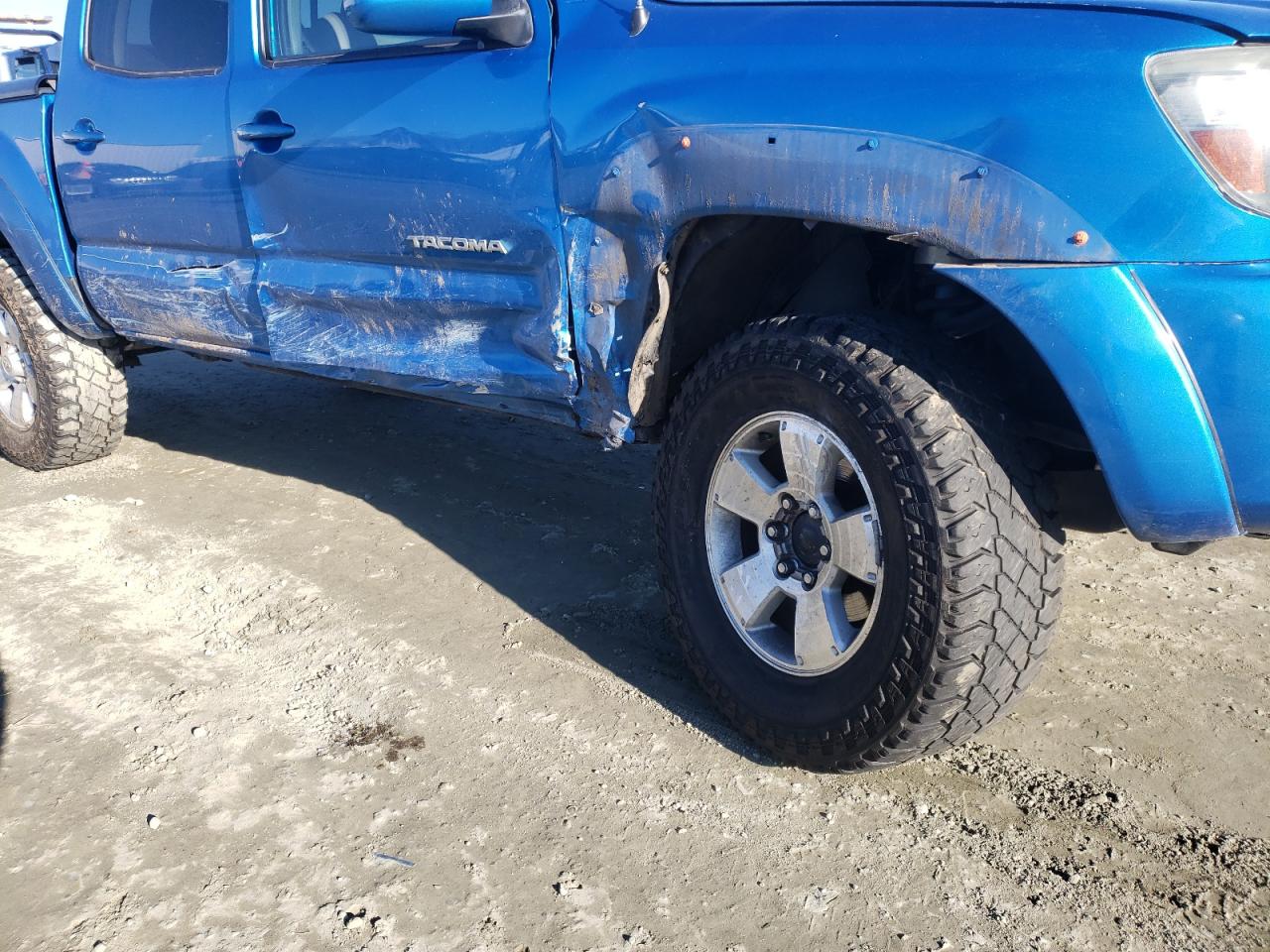 Photo 9 from auction – 2011 TOYOTA TACOMA DOU with VIN 3TMLU4EN7BM076036