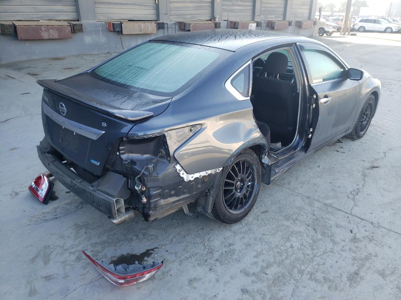 Photo 4 from auction – 2013 NISSAN ALTIMA 2.5 with VIN 1N4AL3AP5DN581907