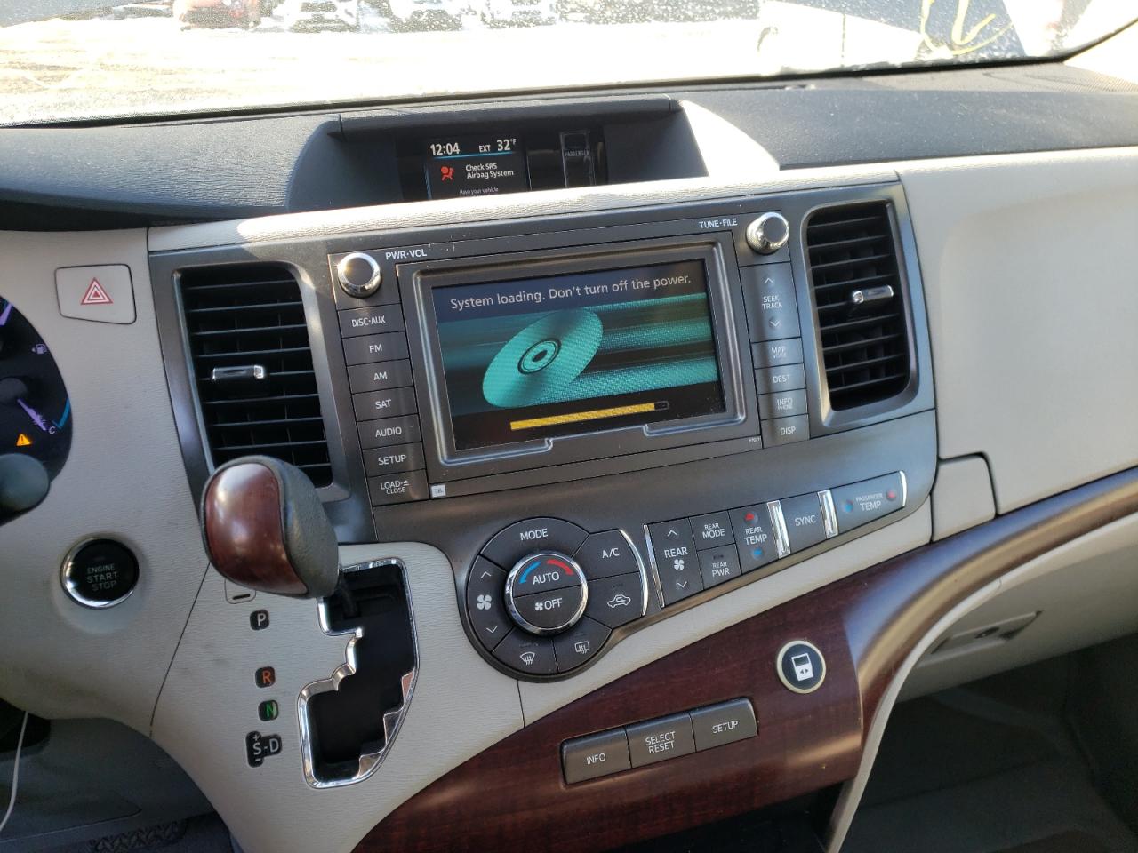 Photo 9 from auction – 2011 TOYOTA SIENNA XLE with VIN 5TDYK3DC9BS122987