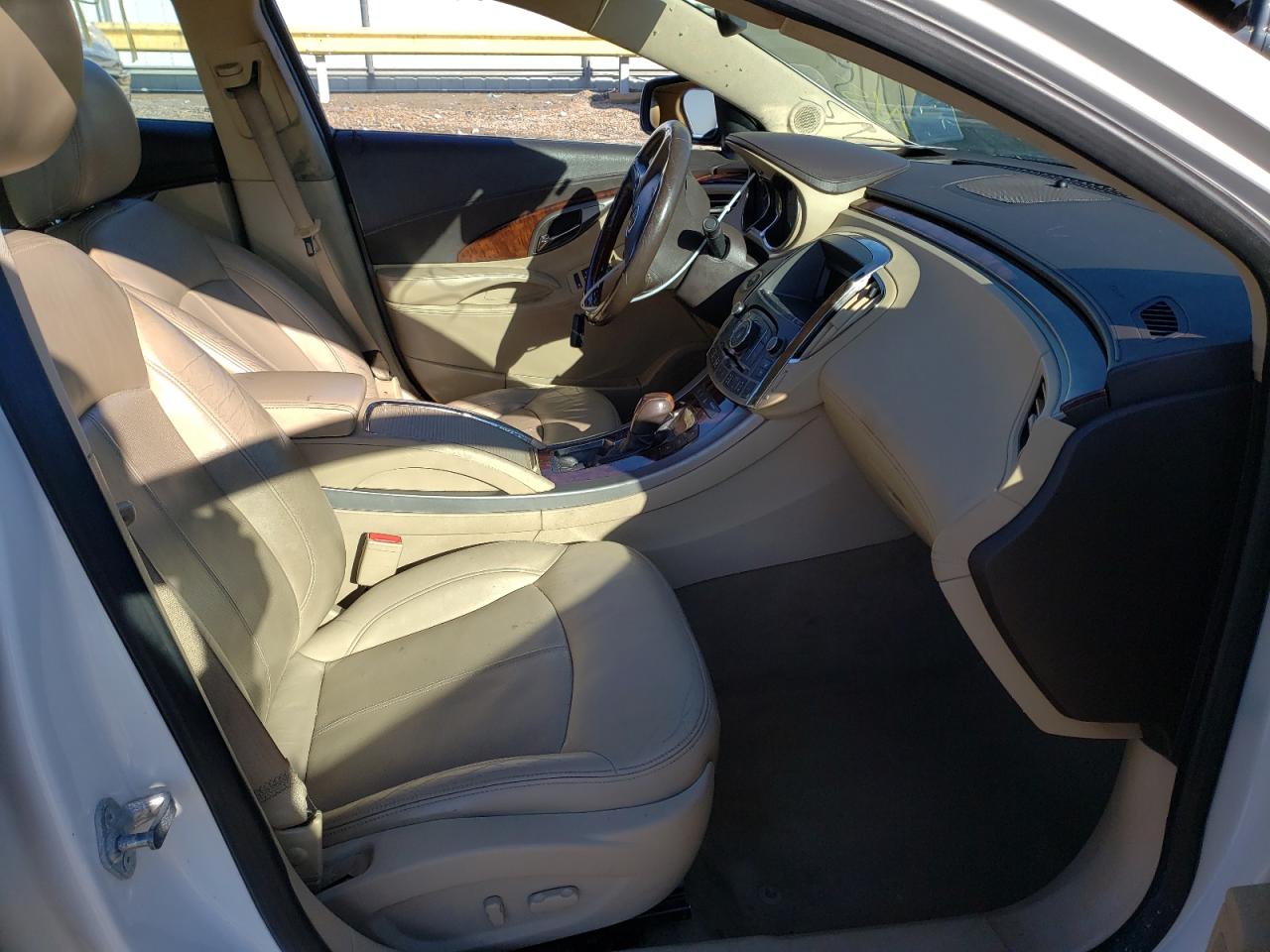 Photo 5 from auction – 2010 BUICK LACROSSE C with VIN 1G4GC5EG9AF165998