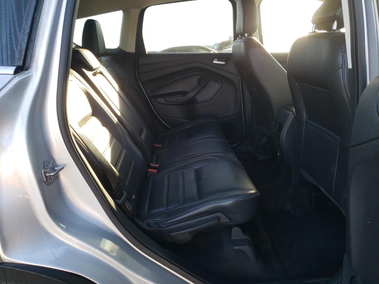 Photo 6 from auction – 2019 FORD ESCAPE SEL with VIN 1FMCU9HD5KUB90432