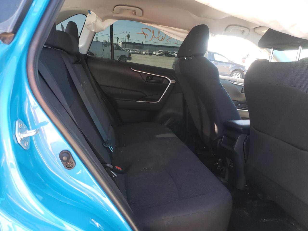 Photo 6 from auction – 2019 TOYOTA RAV4 LE with VIN 2T3H1RFV7KC022746