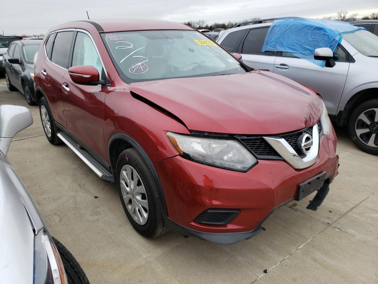 NISSAN ROGUE S 2015 with VIN KNMAT2MT0FP538225 - Photo from auction