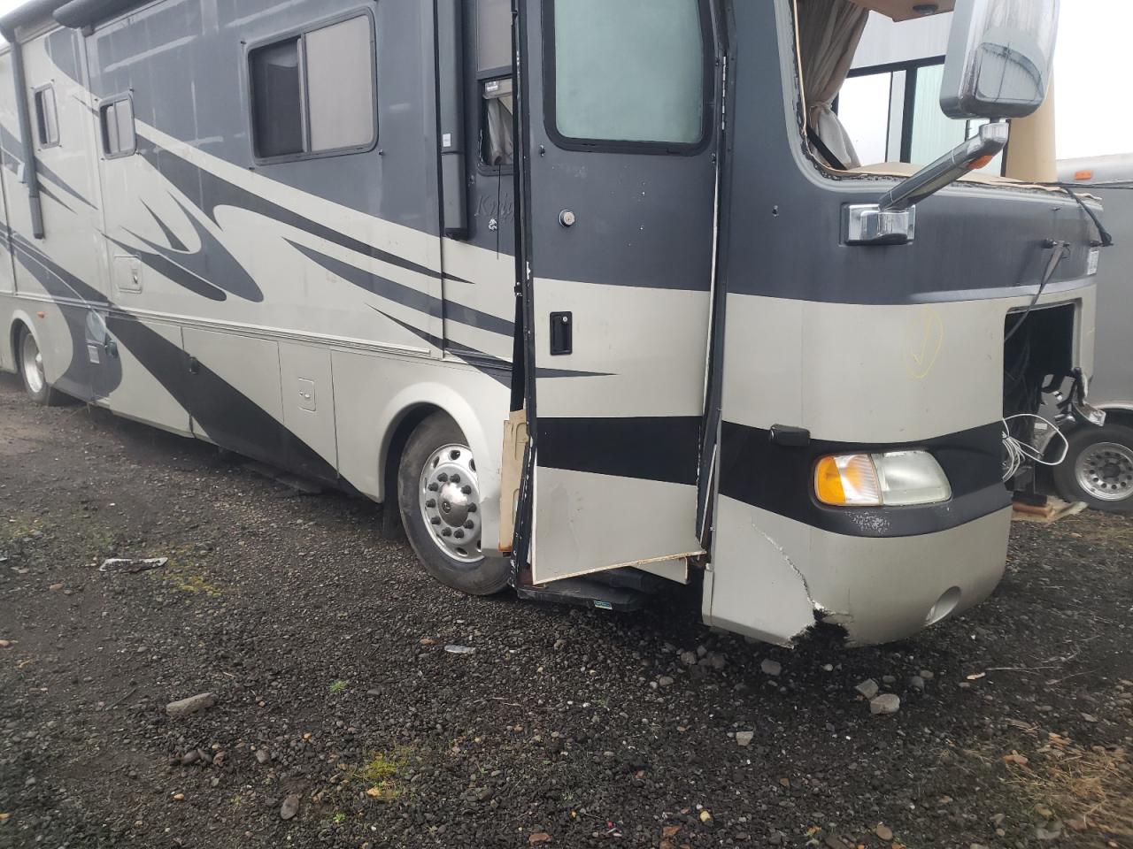 Photo 10 from auction – 2006 ROADMASTER RAIL MONOCOQUE with VIN 1RF42464562039198