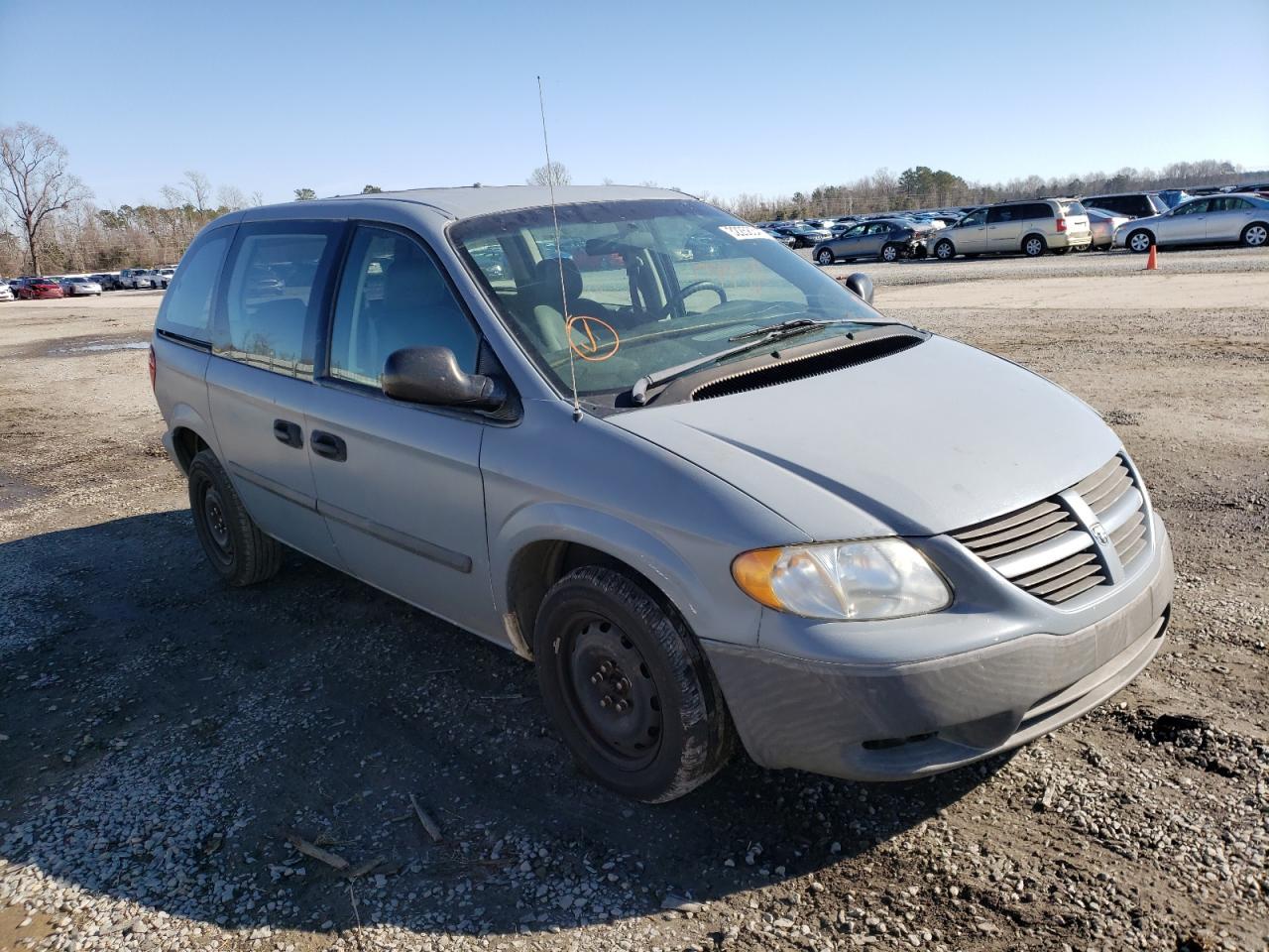 DODGE CARAVAN C/ 2005 with VIN 1D4GP21E85B359658 - Photo from auction