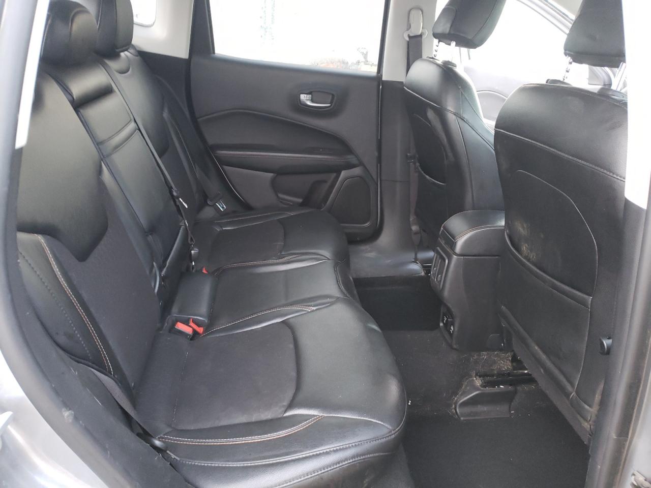 Фото 6 с аукциона – 2018 JEEP COMPASS LA с VIN 3C4NJDBB8JT470614