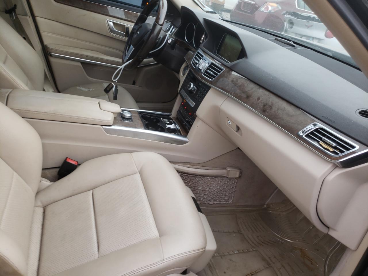 Photo 5 from auction – 2014 MERCEDES-BENZ E 350 with VIN WDDHF5KB6EA884451