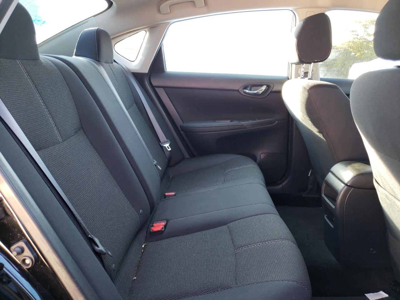 Photo 6 from auction – 2017 NISSAN SENTRA S with VIN 3N1AB7AP4HY244919