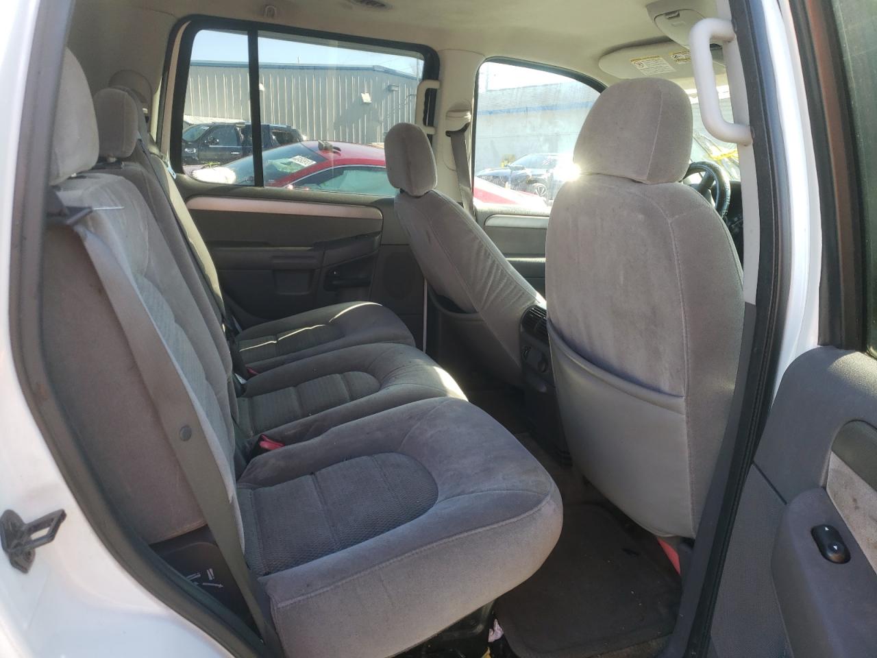 Photo 6 from auction – 2004 FORD EXPLORER X with VIN 1FMZU73K54UB87165