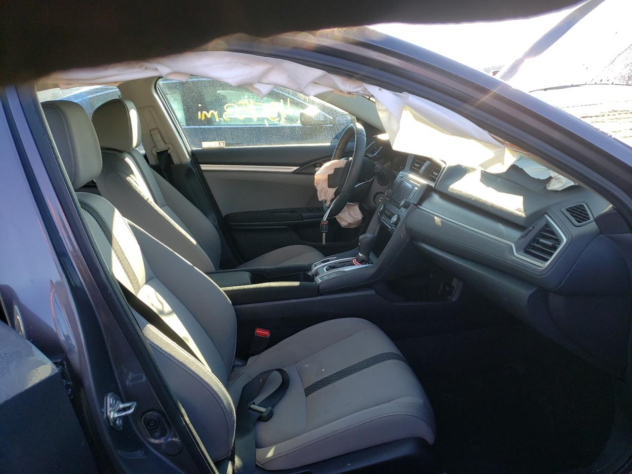 Photo 5 from auction – 2018 HONDA CIVIC LX with VIN 2HGFC2F53JH563574