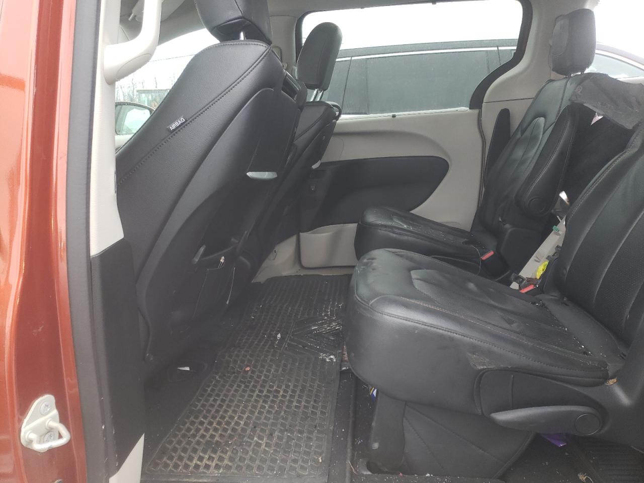 Photo 6 from auction – 2018 CHRYSLER PACIFICA T with VIN 2C4RC1EG8JR262060