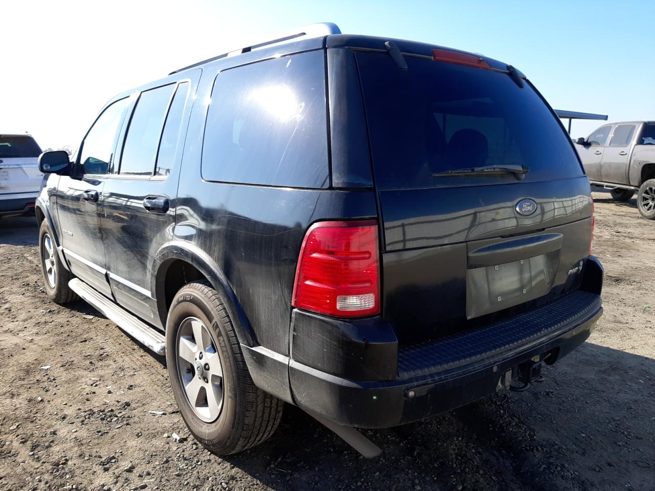 Photo 3 from auction – 2004 FORD EXPLORER L with VIN 1FMDU85W24ZA47416