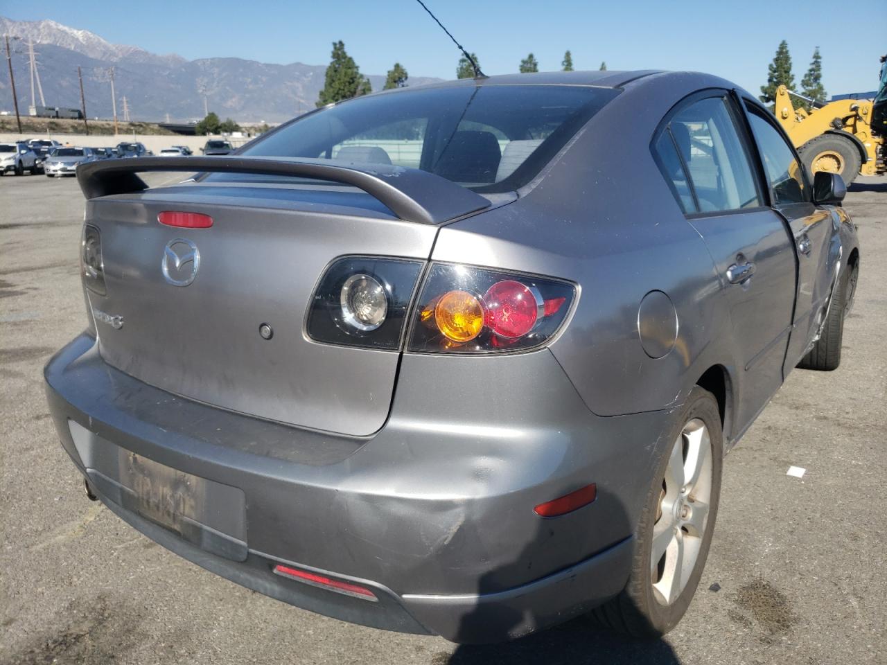 Photo 4 from auction – 2005 MAZDA 3 S with VIN JM1BK123851252807