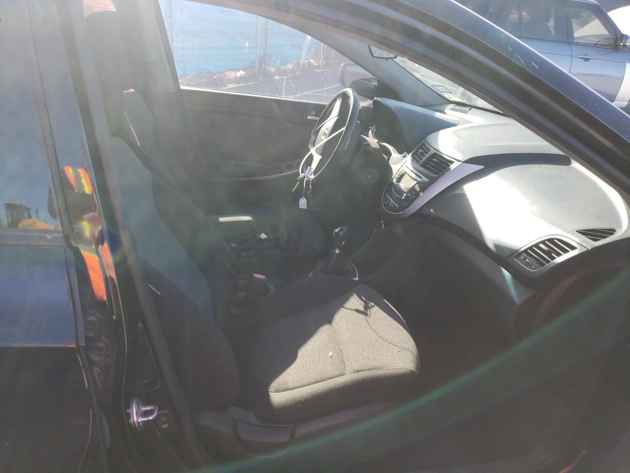 Photo 5 from auction – 2012 HYUNDAI ACCENT with VIN KMHCT5AE0CU047839