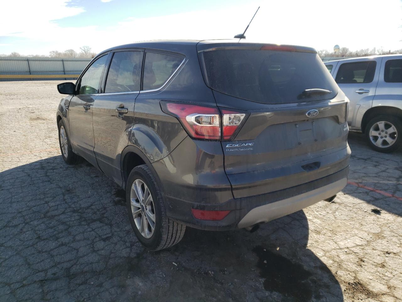 Photo 3 from auction – 2017 FORD ESCAPE SE with VIN 1FMCU0GD9HUA54164