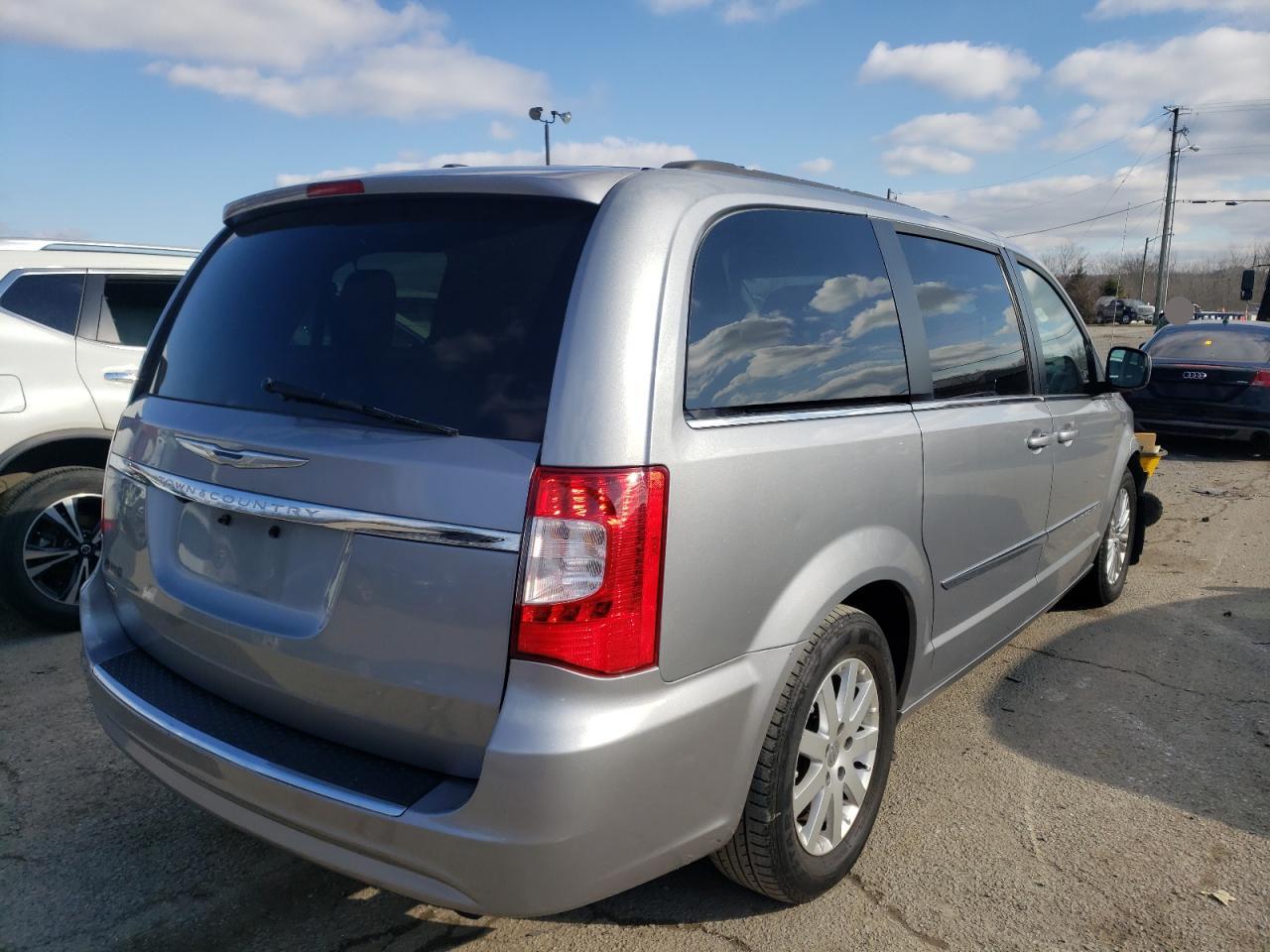 Photo 4 from auction – 2014 CHRYSLER TOWN & COU with VIN 2C4RC1BG4ER442744