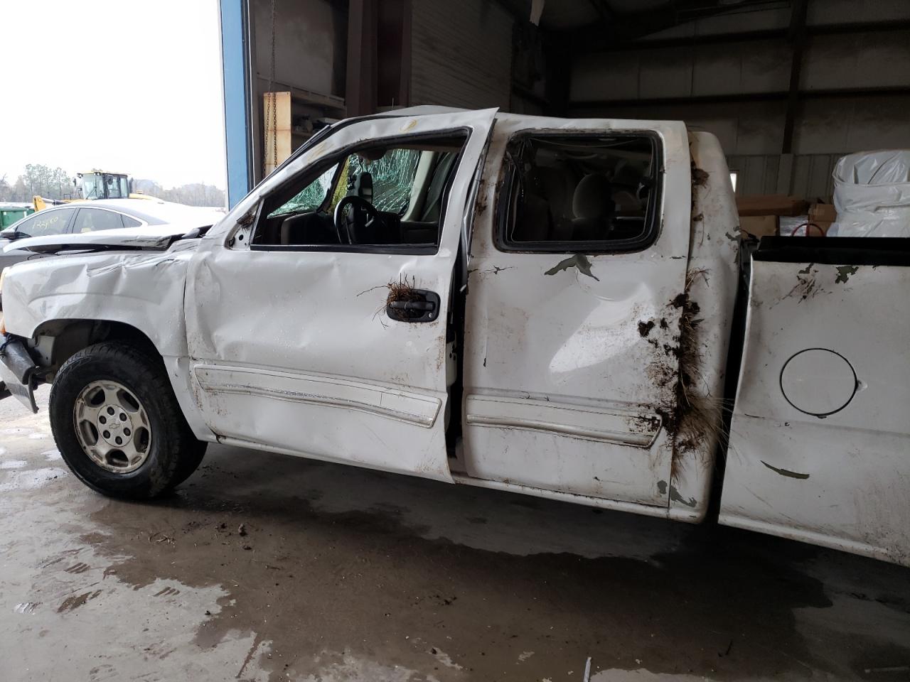 Photo 10 from auction – 2003 CHEVROLET SILVERADO with VIN 2GCEC19T031179472