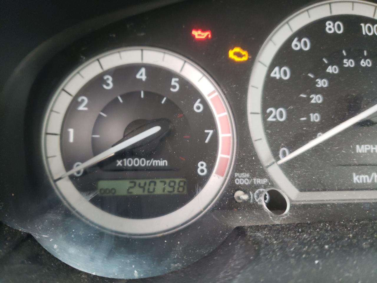 Photo 8 from auction – 2004 TOYOTA SIENNA CE with VIN 5TDZA29C14S012853