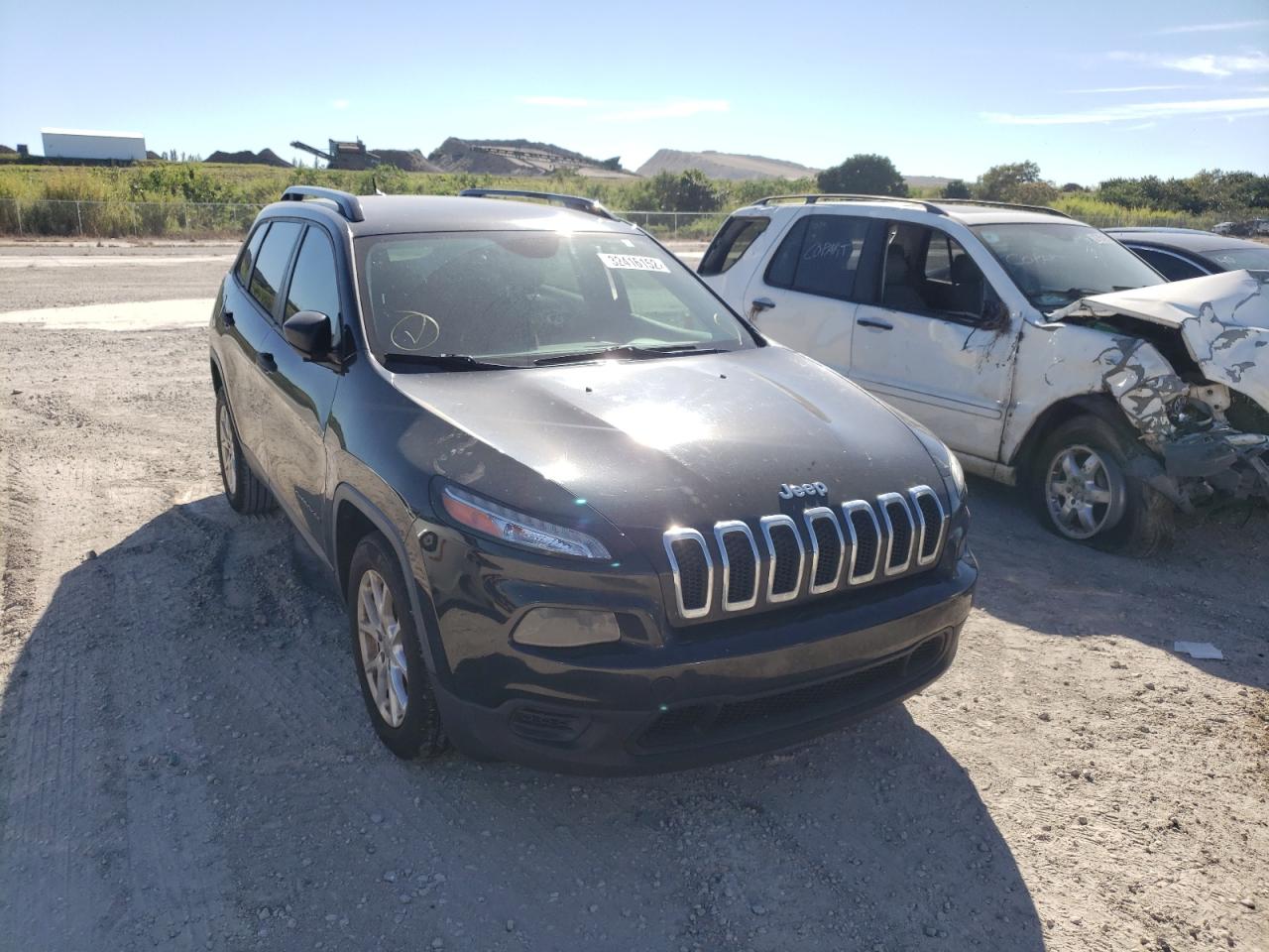 Photo 1 from auction – 2015 JEEP CHEROKEE S with VIN 1C4PJLAB2FW596926