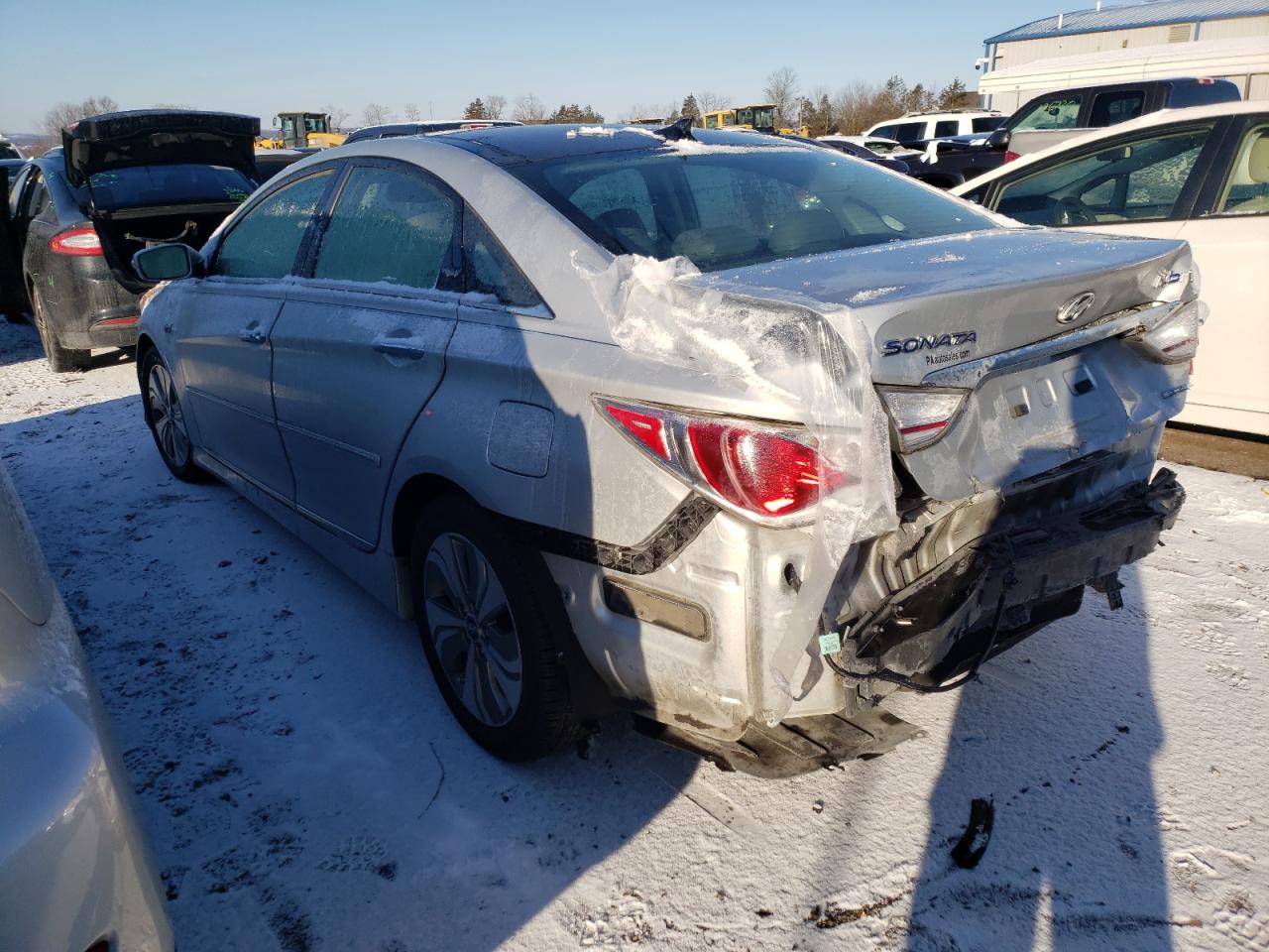 Photo 3 from auction – 2014 HYUNDAI SONATA HYB with VIN KMHEC4A42EA107067
