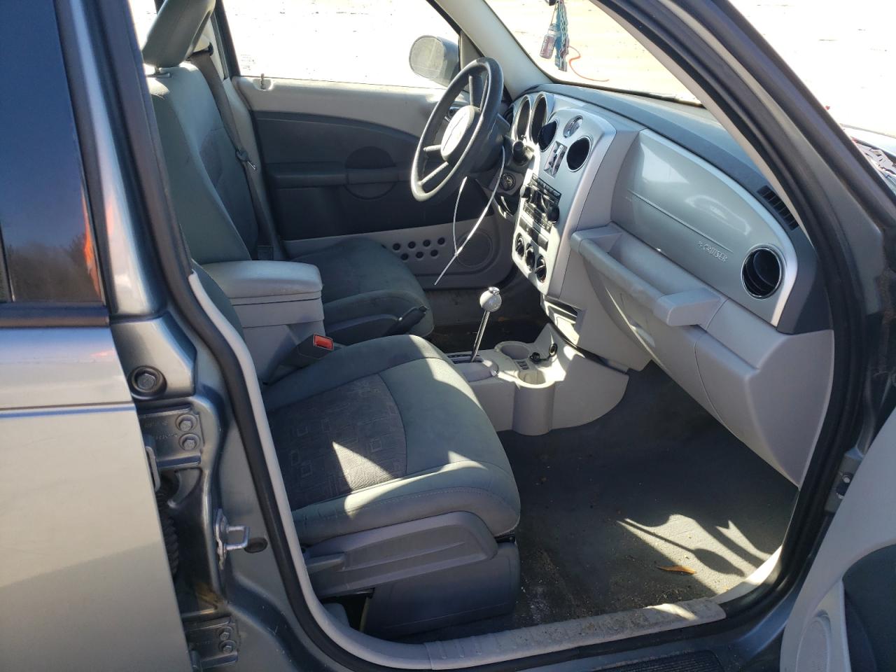 Photo 5 from auction – 2008 CHRYSLER PT CRUISER with VIN 3A8FY48B38T147324