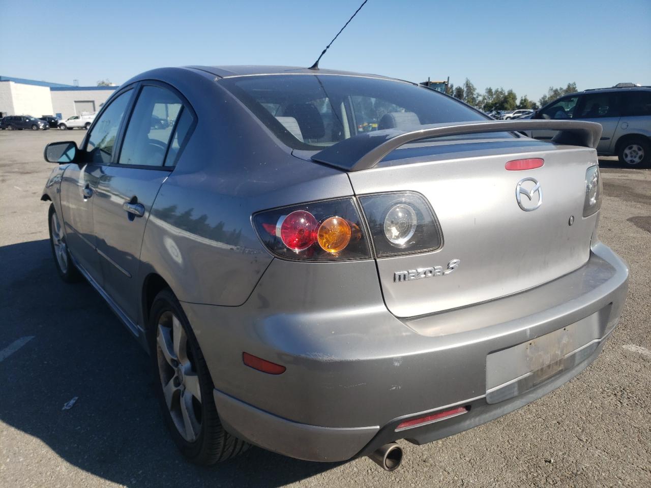 Photo 3 from auction – 2005 MAZDA 3 S with VIN JM1BK123851252807