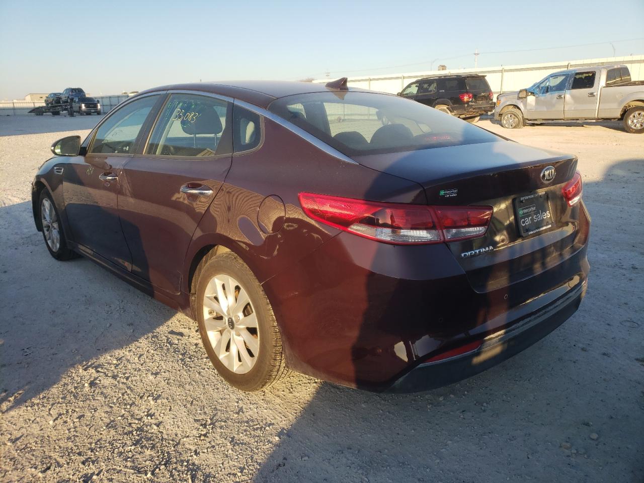 Photo 3 from auction – 2018 KIA OPTIMA LX with VIN 5XXGT4L31JG252097