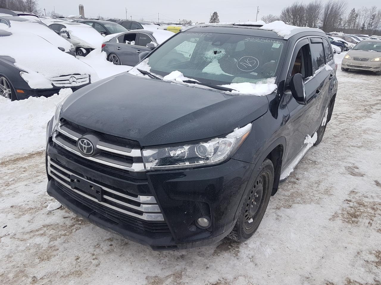 Фото 2 с аукциона – 2017 TOYOTA HIGHLANDER с VIN 5TDDZRFH8HS469371