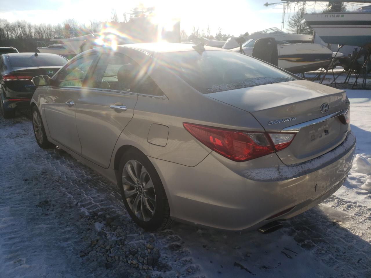 Photo 3 from auction – 2011 HYUNDAI SONATA with VIN 5NPEC4AB6BH233357