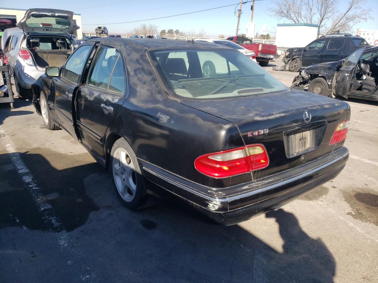 Photo 3 from auction – 2000 MERCEDES-BENZ E 430 with VIN WDBJF70J5YB070337