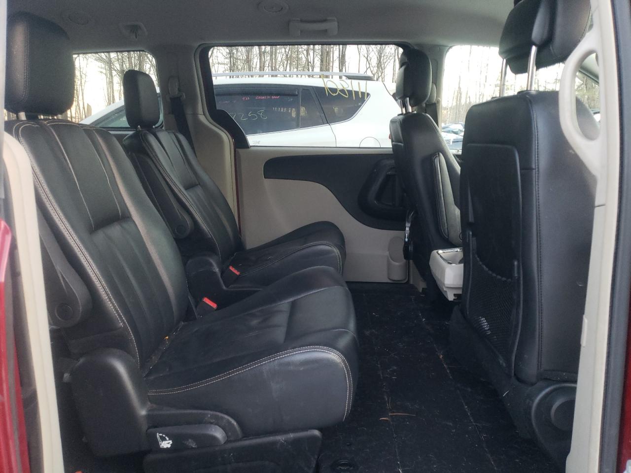 Photo 6 from auction – 2014 CHRYSLER TOWN & COU with VIN 2C4RC1BG1ER271208