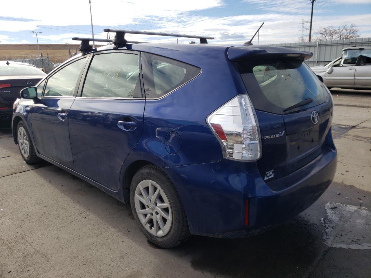 Photo 3 from auction – 2013 TOYOTA PRIUS V with VIN JTDZN3EU4D3210000