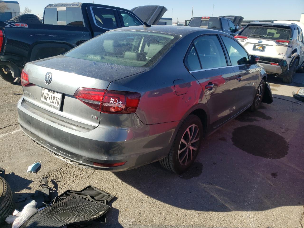 Photo 4 from auction – 2017 VOLKSWAGEN JETTA SE with VIN 3VWDB7AJ0HM250985