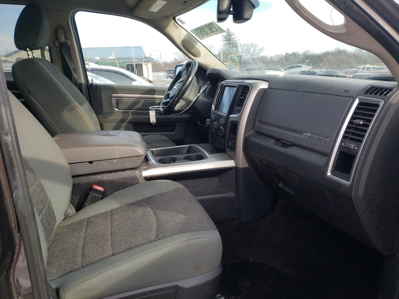 Photo 5 from auction – 2016 RAM 1500 SLT with VIN 3C6RR7LT2GG376899