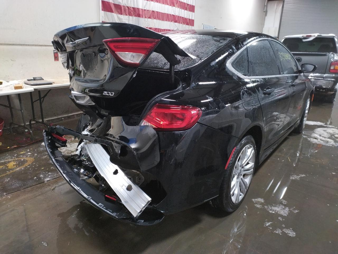 Photo 4 from auction – 2015 CHRYSLER 200 LIMITE with VIN 1C3CCCAB0FN581568
