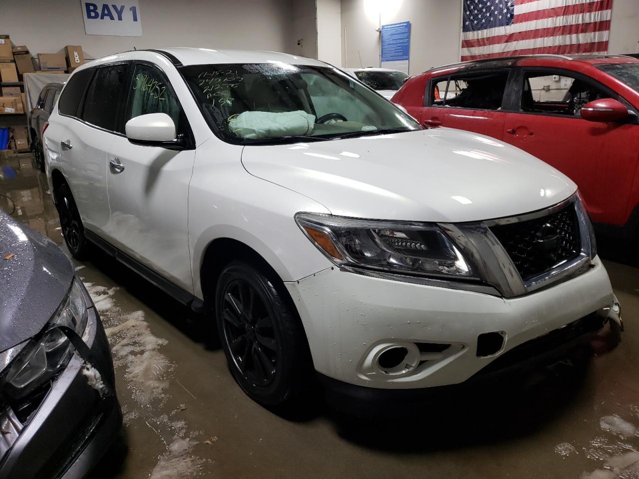 NISSAN PATHFINDER 2014 with VIN 5N1AR2MN1EC621275 - Photo from auction