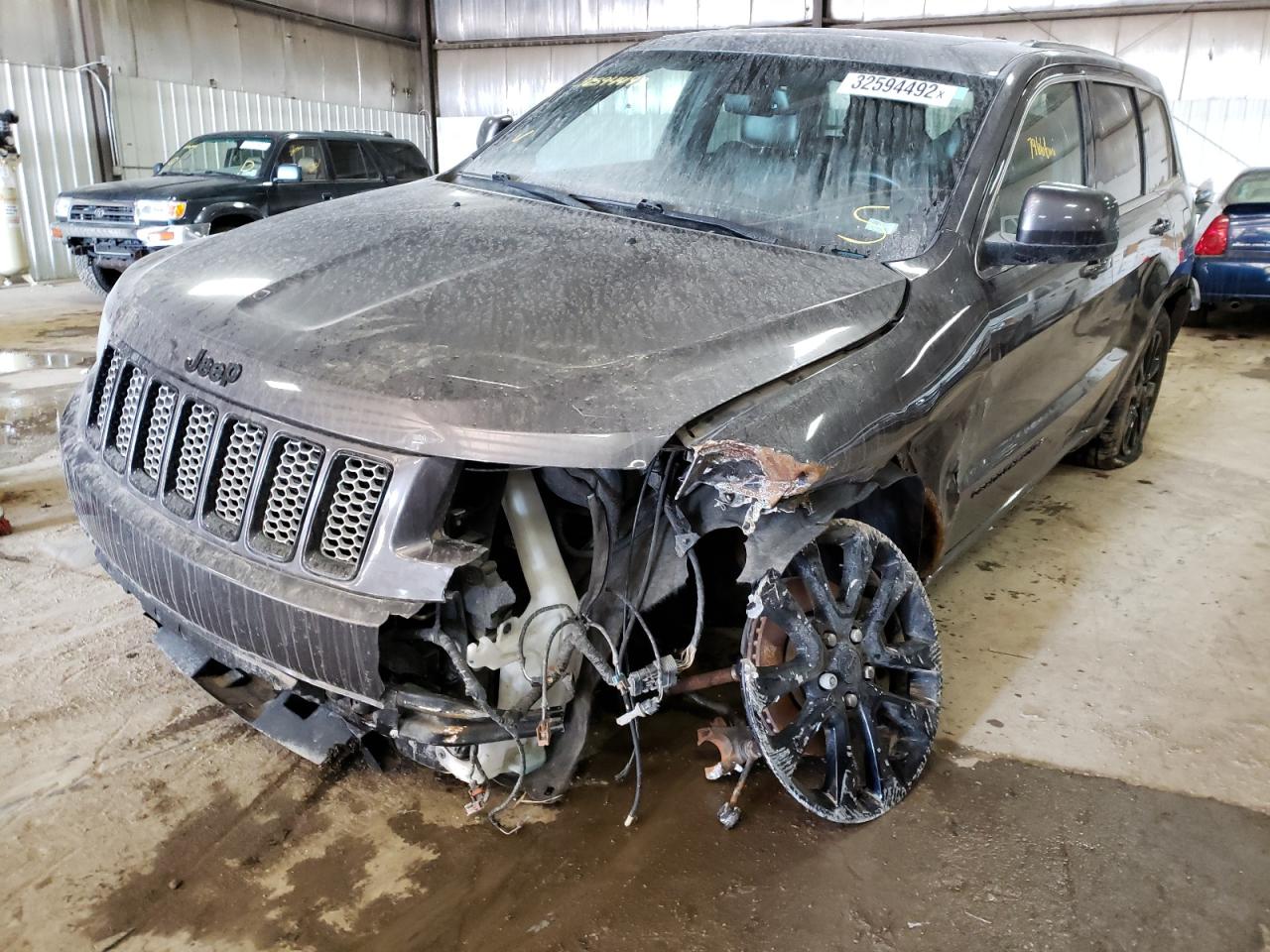 Photo 2 from auction – 2015 JEEP GRAND CHER with VIN 1C4RJFAG4FC820009