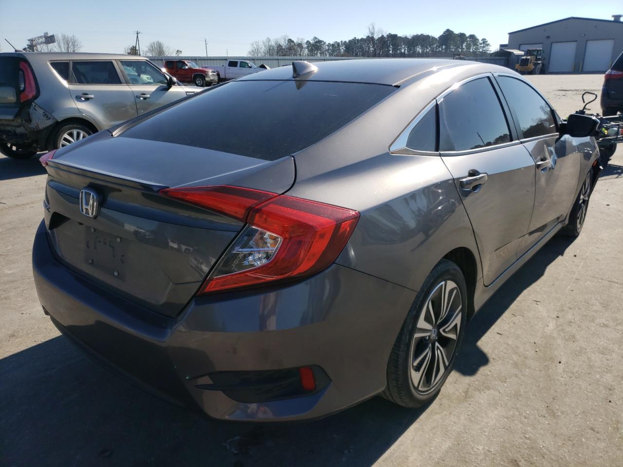 Photo 4 from auction – 2018 HONDA CIVIC EX with VIN JHMFC1F35JX003265