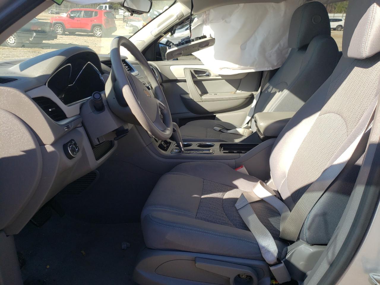 Photo 5 from auction – 2015 CHEVROLET TRAVERSE L with VIN 1GNKRFED3FJ279595