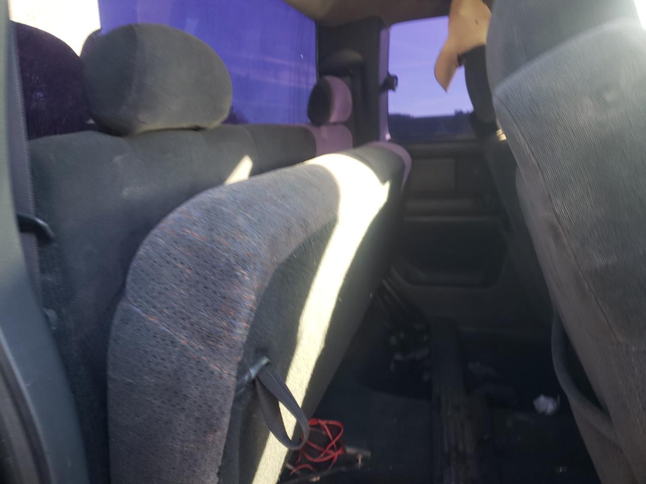 Photo 6 from auction – 1999 CHEVROLET SILVERADO with VIN 2GCEK19T0X1167444