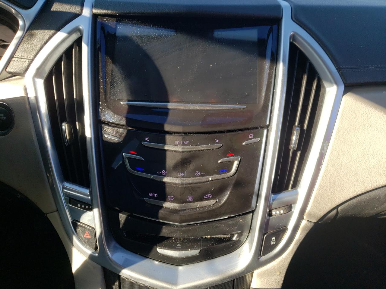 Photo 9 from auction – 2013 CADILLAC SRX with VIN 3GYFNAE38DS624643