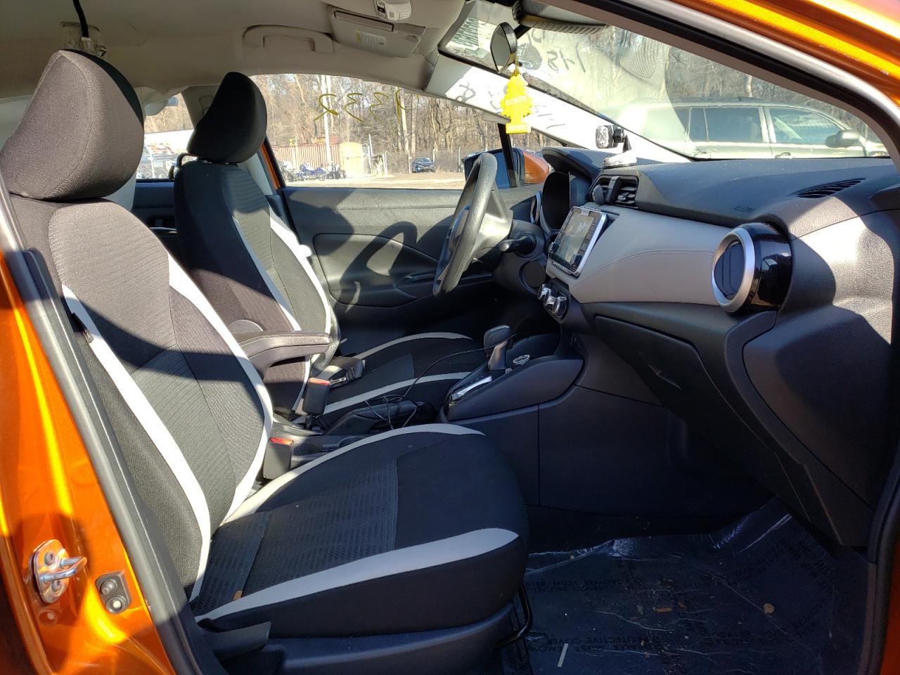 Photo 5 from auction – 2020 NISSAN VERSA SV with VIN 3N1CN8EV4LL910357