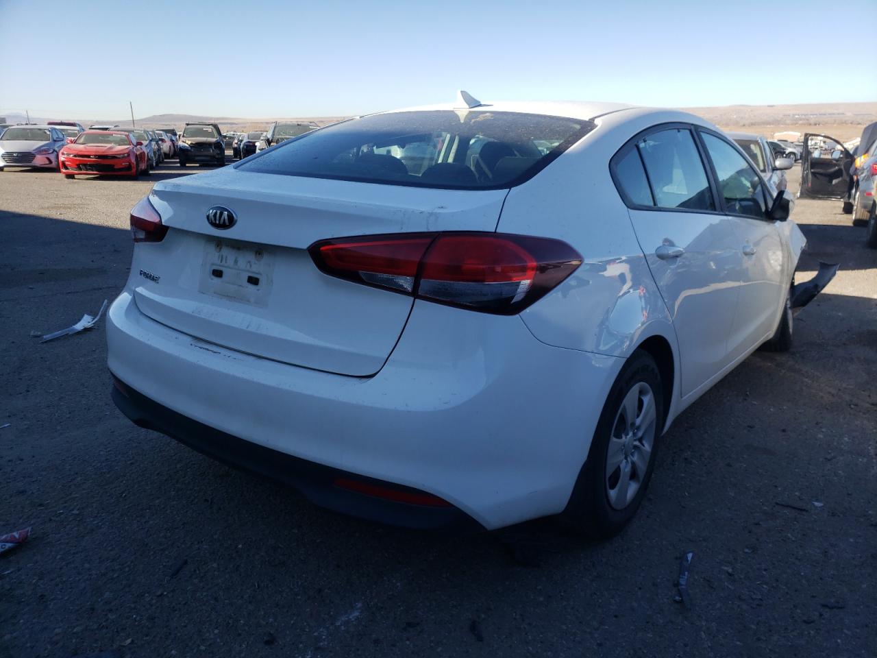 Photo 4 from auction – 2017 KIA FORTE LX with VIN 3KPFK4A7XHE034747