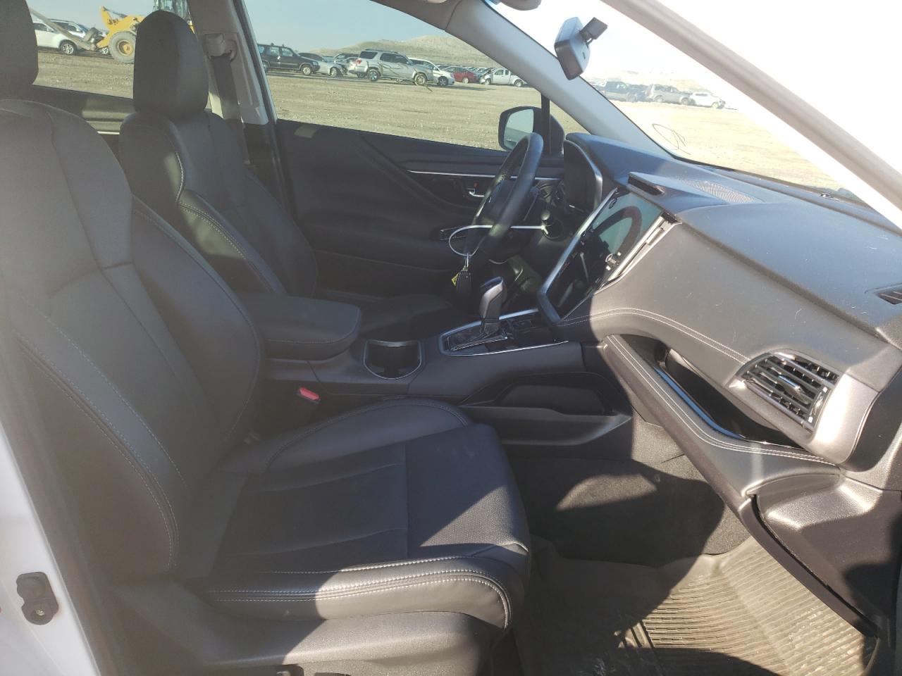 Photo 5 from auction – 2020 SUBARU LEGACY LIM with VIN 4S3BWAN61L3013613