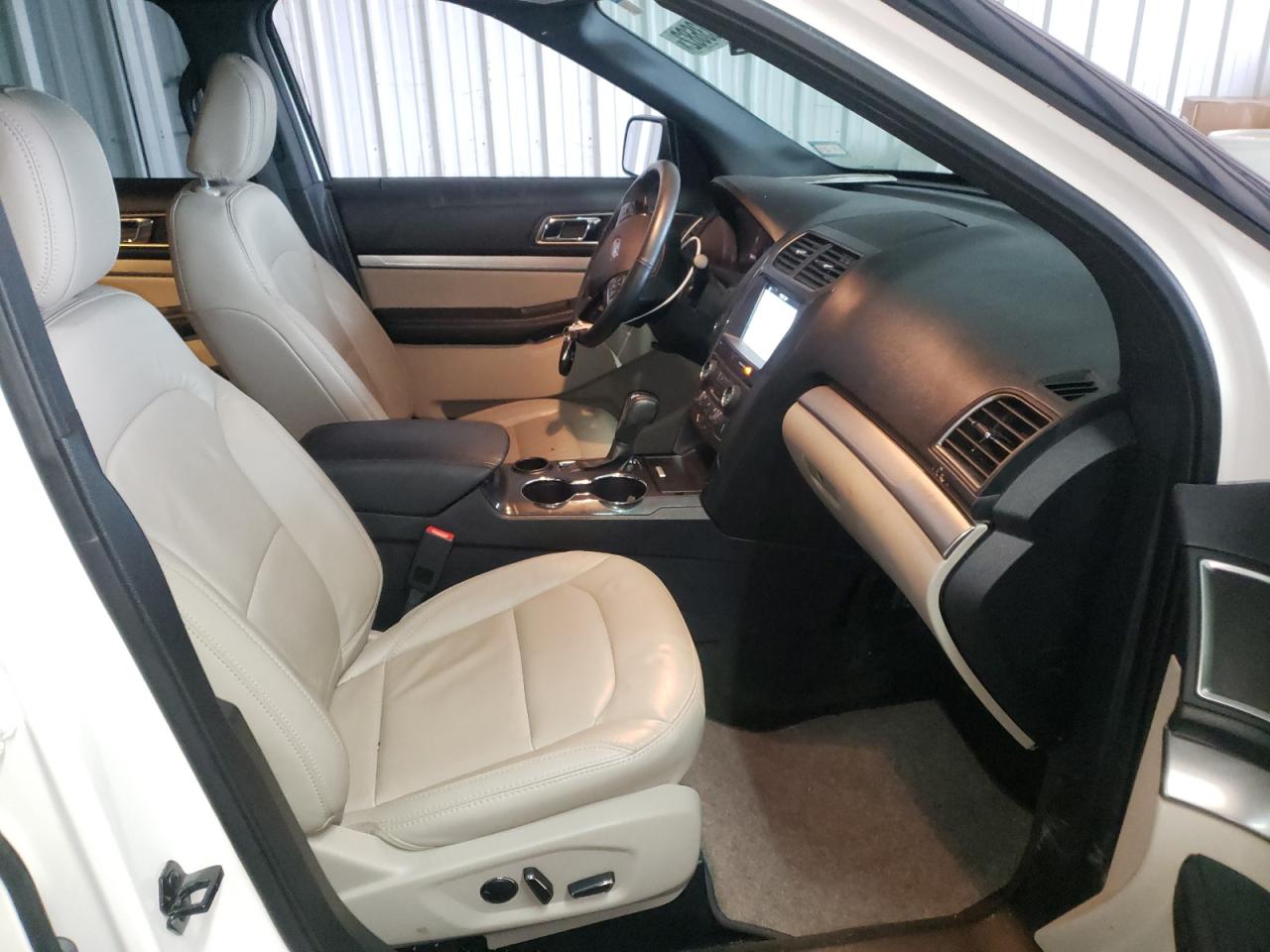 Photo 5 from auction – 2018 FORD EXPLORER X with VIN 1FM5K7D89JGA31311