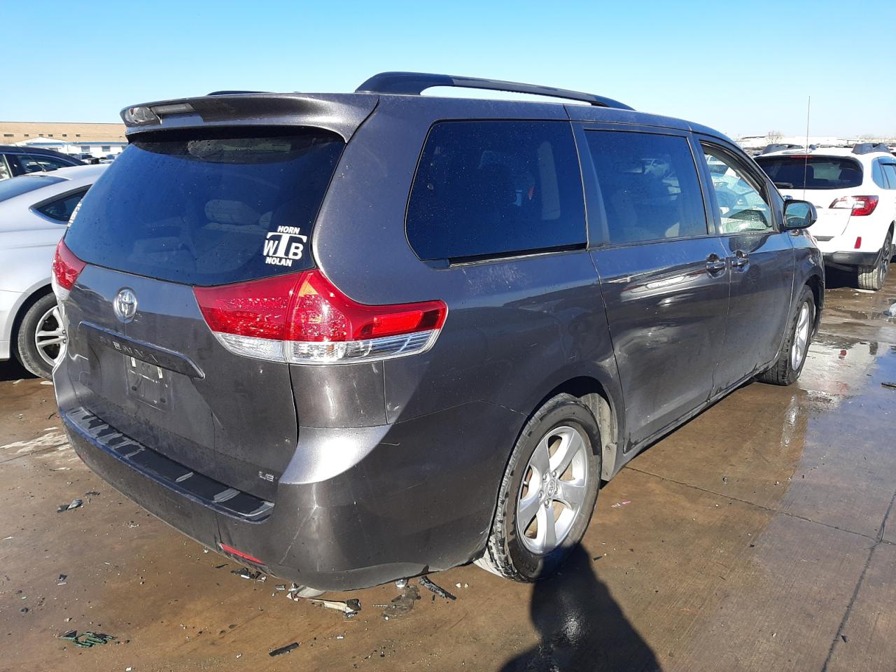 Photo 4 from auction – 2014 TOYOTA SIENNA LE with VIN 5TDKK3DCXES497555
