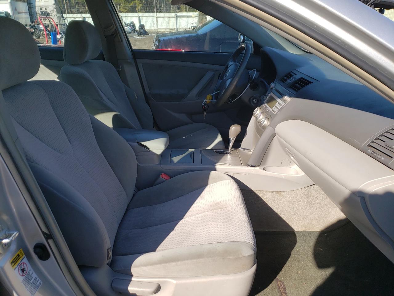 Photo 5 from auction – 2011 TOYOTA CAMRY BASE with VIN 4T1BF3EK2BU601954