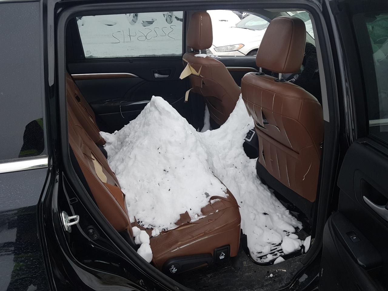 Фото 6 с аукциона – 2017 TOYOTA HIGHLANDER с VIN 5TDDZRFH8HS469371