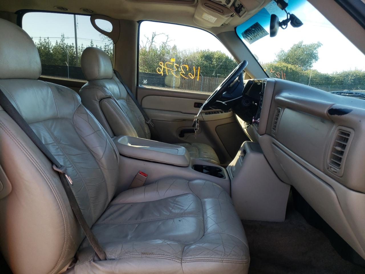 Photo 5 from auction – 2002 CHEVROLET SUBURBAN K with VIN 3GNFK16T82G243122