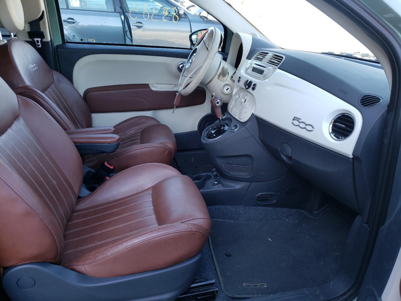 Photo 5 from auction – 2015 FIAT 500 LOUNGE with VIN 3C3CFFCR8FT528331